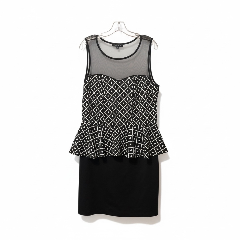 Snap Black and White Geometric Mini Dress